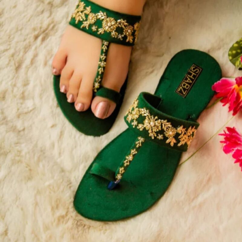RANI Velvet Green Kohlapuri