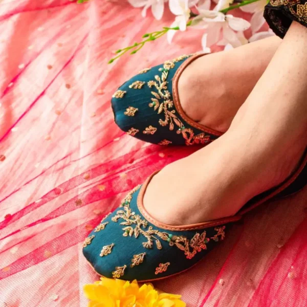 Sparkling Teal Festive Khussa