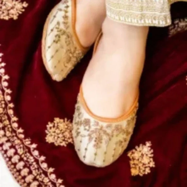 Tamanna Gold Ladies Khussa